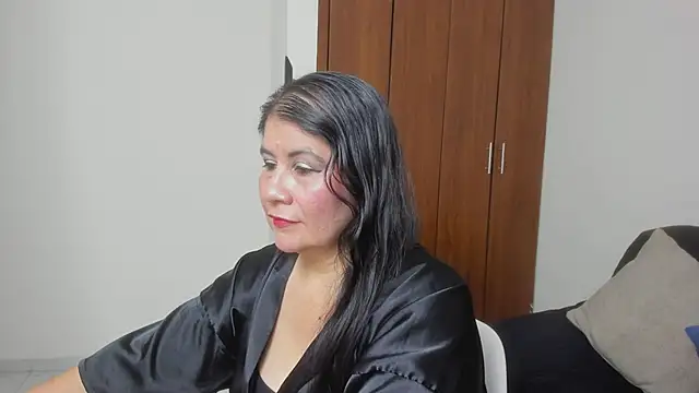 kiraGeiner online show from May 24, 1:05 am