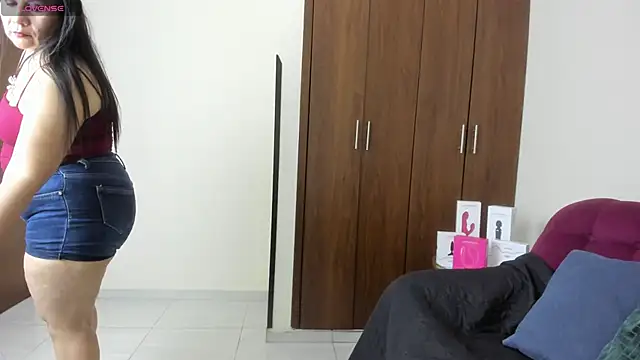 Snapshot of kiraGeiner chatting on November 27, 2:23 am kiraGeiner online show from November 27, 2:23 am