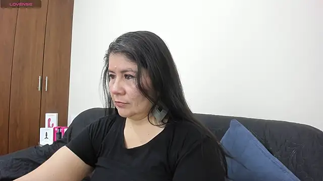 Snapshot of kiraGeiner chatting on November 26, 1:05 am kiraGeiner online show from November 26, 1:05 am