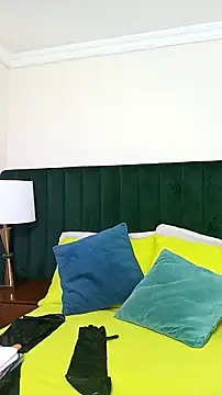 Snapshot of kiraGeiner chatting on November 6, 2:37 am kiraGeiner online show from November 6, 2:37 am