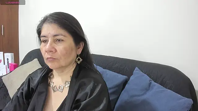 Snapshot of kiraGeiner chatting on November 23, 1:15 am kiraGeiner online show from November 23, 1:15 am