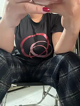 sharon-Hanna online show from January 18, 1:20 am