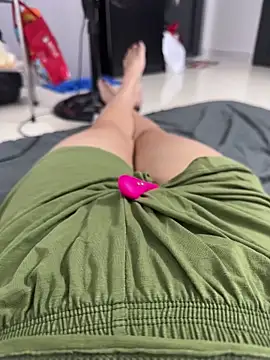 sharon-Hanna online show from January 6, 1:15 pm