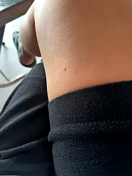 Snapshot of sharon-Hanna chatting on November 22, 1:15 am sharon-Hanna online show from November 22, 1:15 am