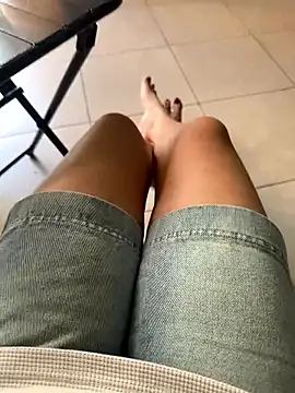 sharon-Hanna online show from December 18, 1:11 am