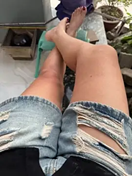 sharon-Hanna online show from February 16, 10:58 am