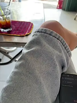 sharon-Hanna online show from December 16, 1:32 am