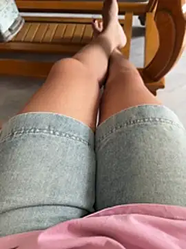 sharon-Hanna online show from February 15, 1:17 am