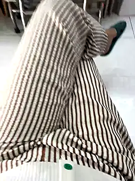 Snapshot of sharon-Hanna chatting on December 3, 1:17 am sharon-Hanna online show from December 3, 1:17 am