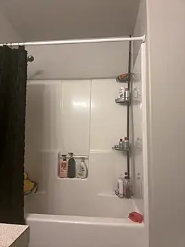 thatgurlred online show from February 7, 3:03 am