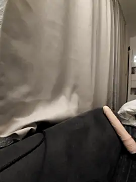 SexyJulia21 online show from April 15, 5:02 am