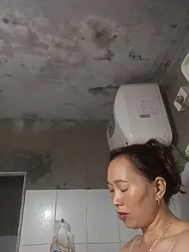 Snapshot of Bianly chatting on November 5, 11:24 am Bianly online show from November 5, 11:24 am