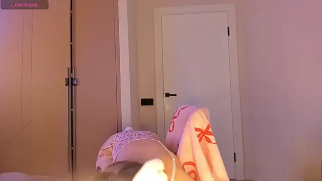 Snapshot of koyoomi chatting on November 4, 1:26 pm koyoomi online show from November 4, 1:26 pm