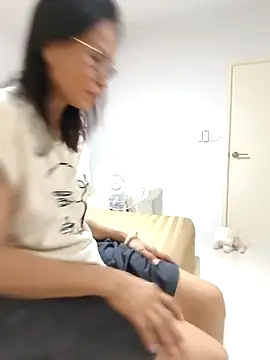 Mama Eva 1 online show from February 25, 12:11 am