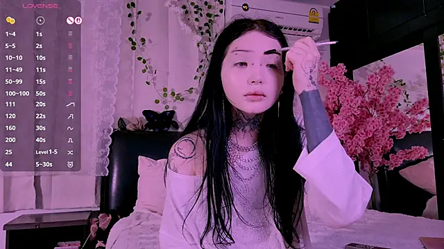 Snapshot of Lein_Bone chatting on October 23, 12:09 am Lein Bone online show from October 23, 12:09 am