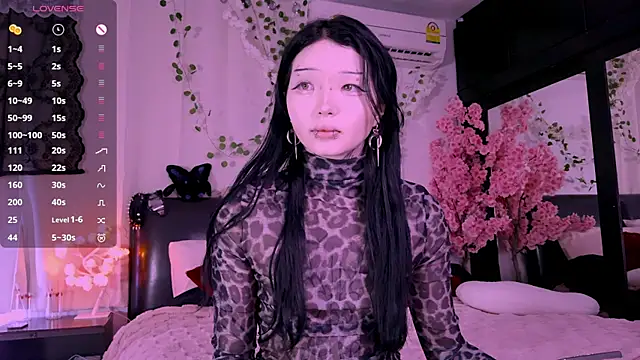 Snapshot of Lein_Bone chatting on November 8, 12:03 am Lein Bone online show from November 8, 12:03 am