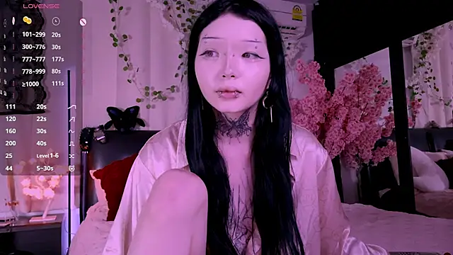 Snapshot of Lein_Bone chatting on November 10, 12:15 am Lein Bone online show from November 10, 12:15 am