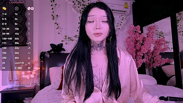 Snapshot of Lein_Bone chatting on November 7, 12:04 am Lein Bone online show from November 7, 12:04 am