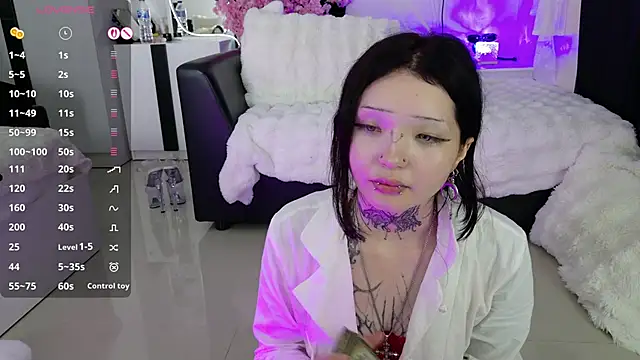 Lein Bone online show from May 28, 1:28 pm