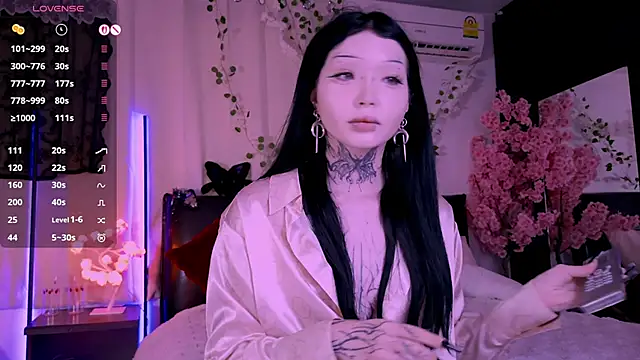 Snapshot of Lein_Bone chatting on November 13, 12:03 am Lein Bone online show from November 13, 12:03 am