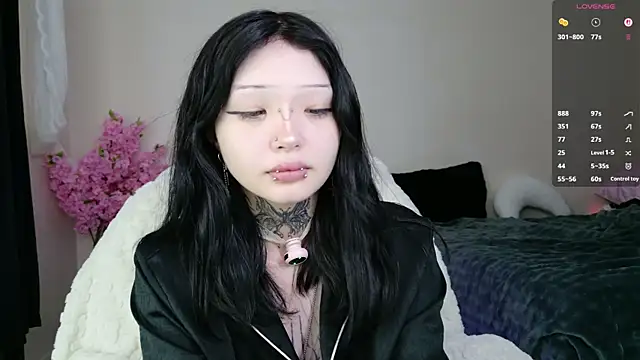 Snapshot of Lein_Bone chatting on June 24, 12:20 am Lein Bone online show from June 24, 12:20 am