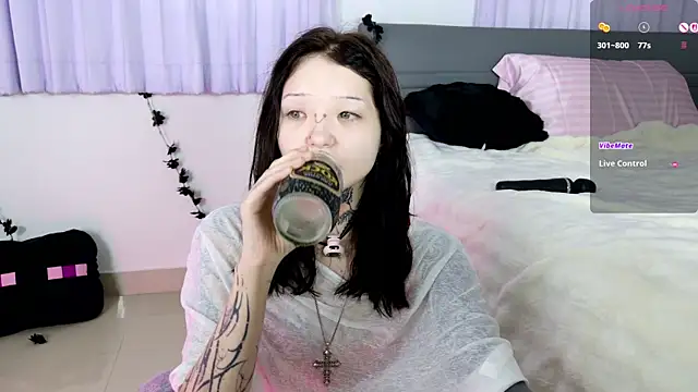 Snapshot of Lein_Bone chatting on July 17, 12:08 am Lein Bone online show from July 17, 12:08 am