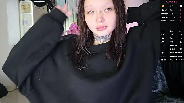 Snapshot of Lein_Bone chatting on June 20, 1:43 am Lein Bone online show from June 20, 1:43 am
