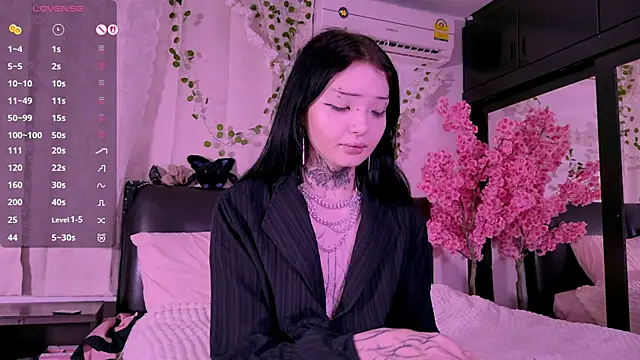 Snapshot of Lein_Bone chatting on October 22, 1:05 am Lein Bone online show from October 22, 1:05 am