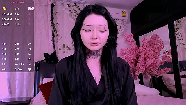 Snapshot of Lein_Bone chatting on November 3, 12:05 am Lein Bone online show from November 3, 12:05 am