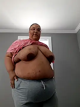 Snapshot of SexyBBW10790 chatting on February 3, 3:28 pm SexyBBW10790 online show from February 3, 3:28 pm