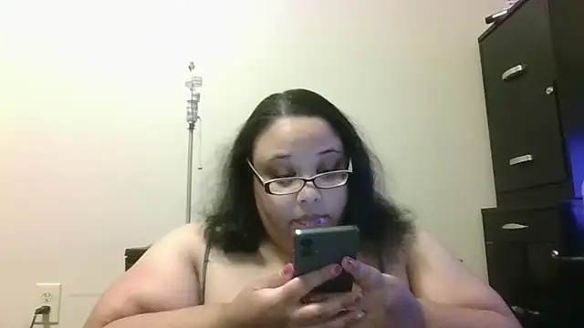 Snapshot of SexyBBW10790 chatting on September 16, 11:11 am SexyBBW10790 online show from September 16, 11:11 am