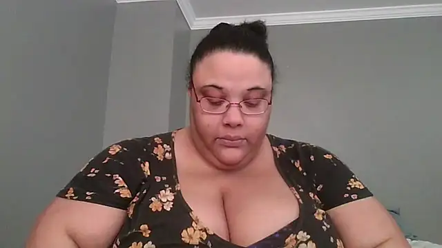 SexyBBW10790 online show from March 24, 2:06 pm