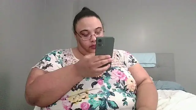 Snapshot of SexyBBW10790 chatting on March 3, 3:19 pm SexyBBW10790 online show from March 3, 3:19 pm