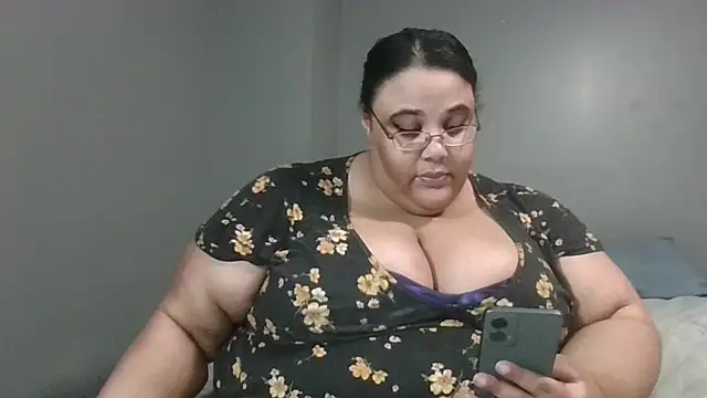 SexyBBW10790 online show from May 6, 2:15 am