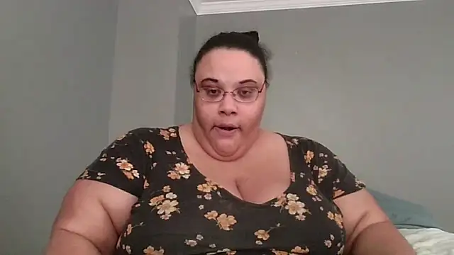 SexyBBW10790 online show from April 7, 2:08 pm