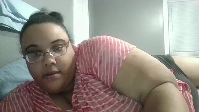 Snapshot of SexyBBW10790 chatting on February 9, 1:14 am SexyBBW10790 online show from February 9, 1:14 am