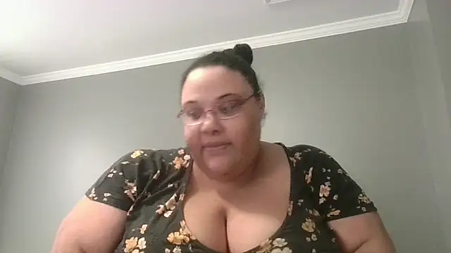 Snapshot of SexyBBW10790 chatting on February 21, 5:48 pm SexyBBW10790 online show from February 21, 5:48 pm