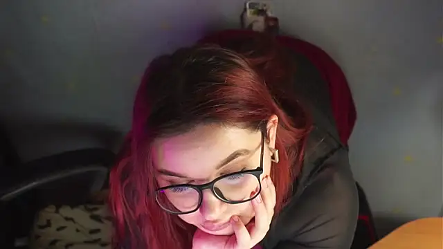 RelykaMeow online show from December 7, 2:47 am