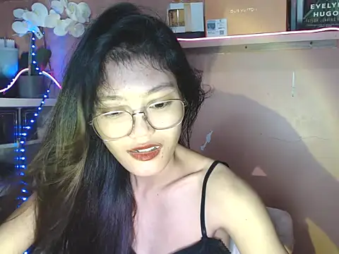 skinny gracie online show from December 1, 2:56 am