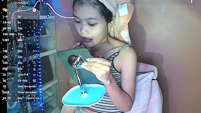 skinny gracie online show from December 19, 1:31 am