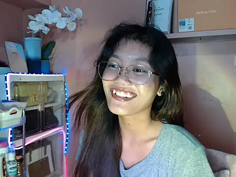 skinny gracie online show from October 19, 3:37 pm