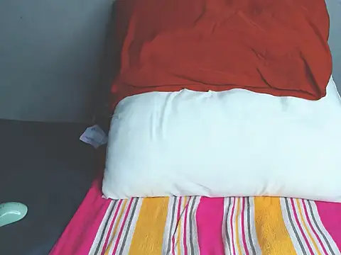 Snapshot of SlenderCharm98 chatting on October 30, 7:55 pm SlenderCharm98 online show from October 30, 7:55 pm