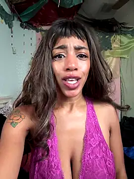 Snapshot of Odinaniix chatting on December 3, 5:12 pm Odinaniix online show from December 3, 5:12 pm