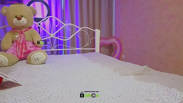 Snapshot of Berkova_L chatting on November 6, 7:56 am Berkova L online show from November 6, 7:56 am