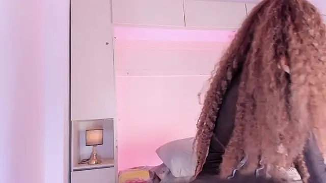 JoyceBlake online show from February 4, 8:15 pm