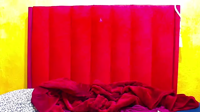 Candycrush2555 online show from December 15, 3:34 am