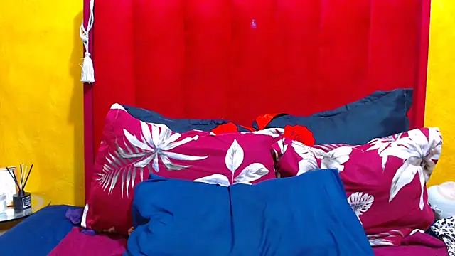 Candycrush2555 online show from October 31, 4:14 pm