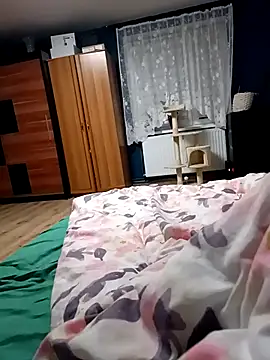 KissMeAss9387 online show from October 25, 8:42 pm