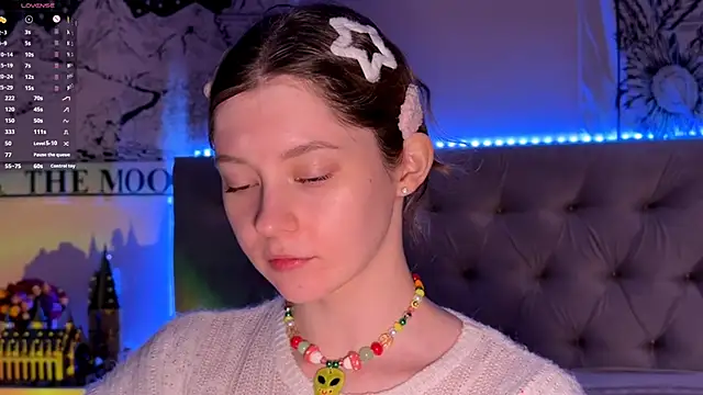 IrisPurrphy online show from December 15, 1:06 pm