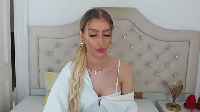 NatalieSensual online show from December 19, 11:45 am